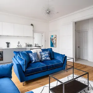 River Street View Apartment